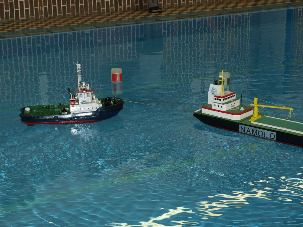 085