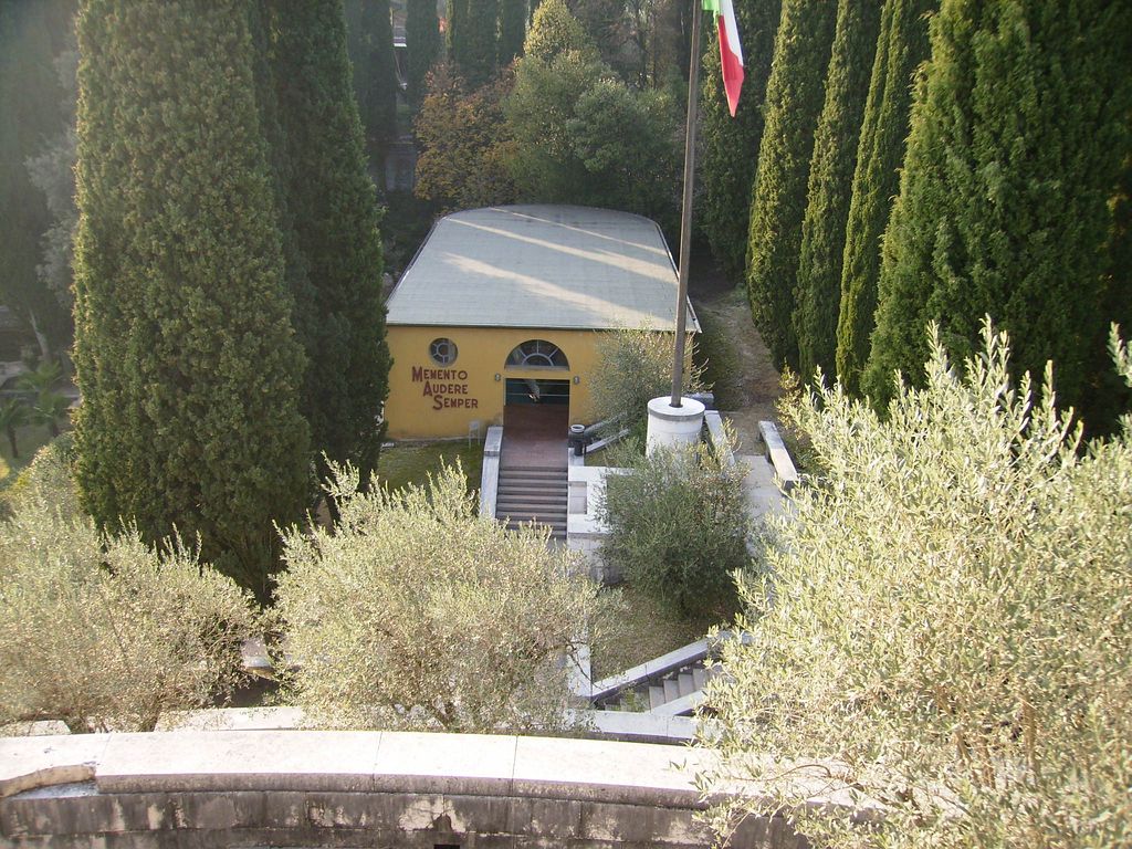 09