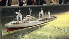 Částečně potopená AKS-20 USS Merkury